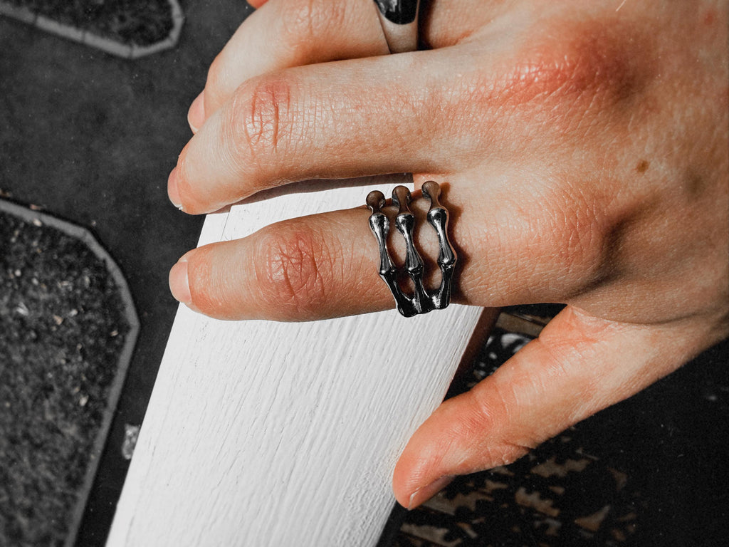 Skeleton Bone Ring – Gothic Y2K Silver Statement Ring | Punk Grunge Aesthetic Jewelry