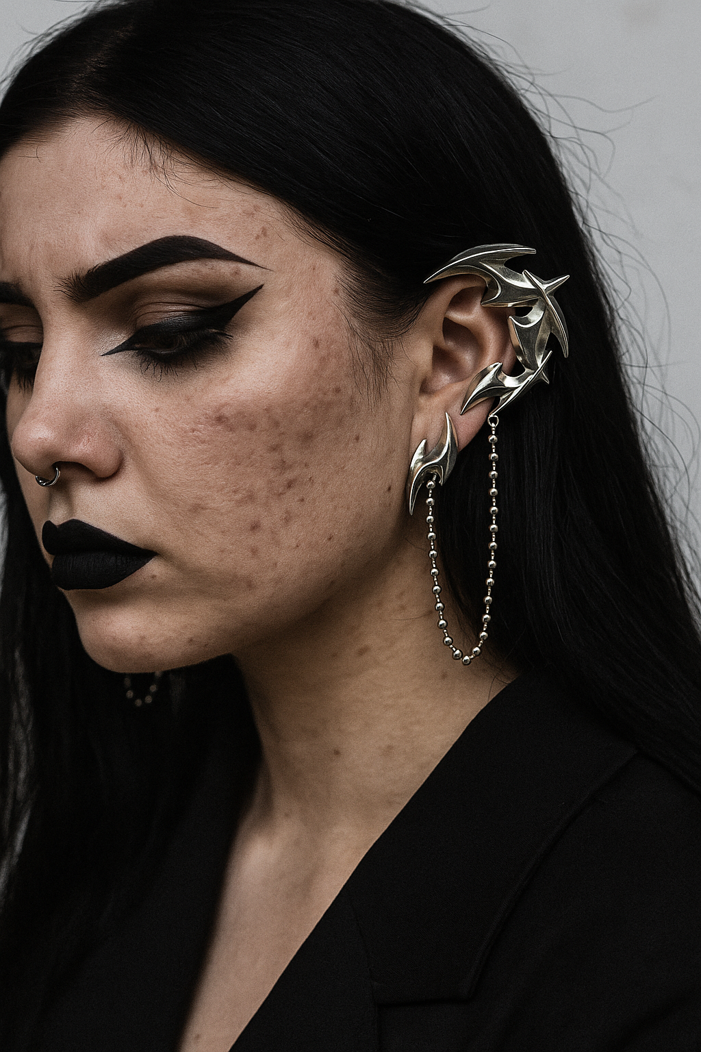 Gothic Silver Spike Chain Ear Cuff – Punk Statement Earring for Women & Men, Edgy Stainless Steel Wrap Clip, Alternative Fashion Jewelry