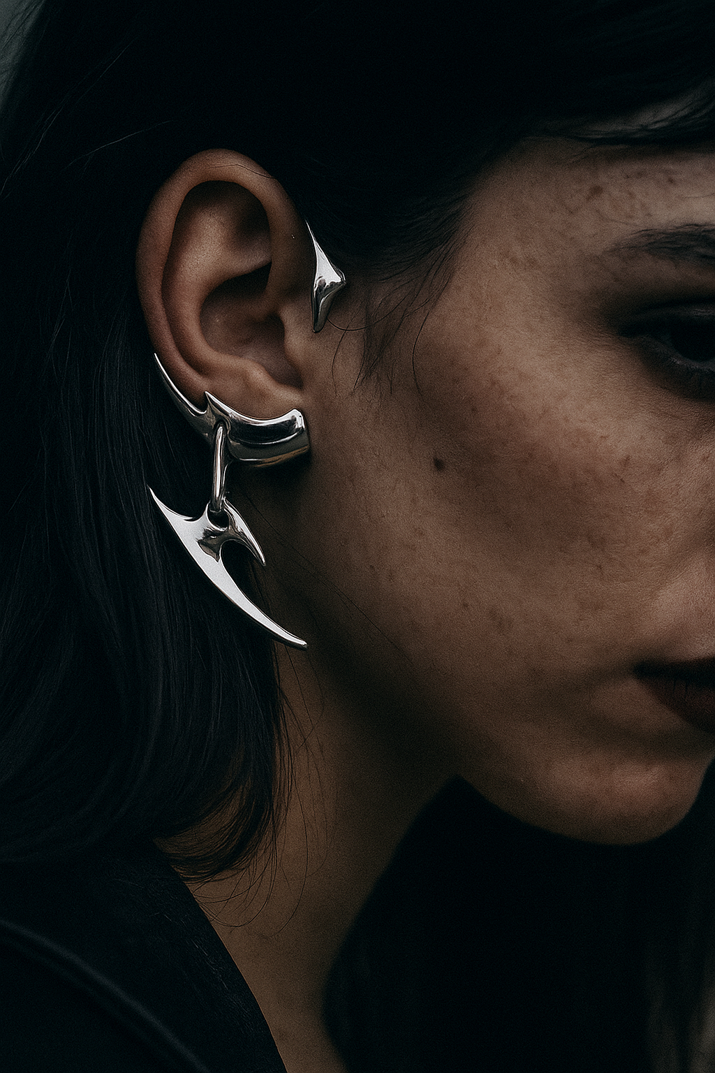 Y2K Blade Curve Ear Cuff – Silver Gothic Statement Jewellery