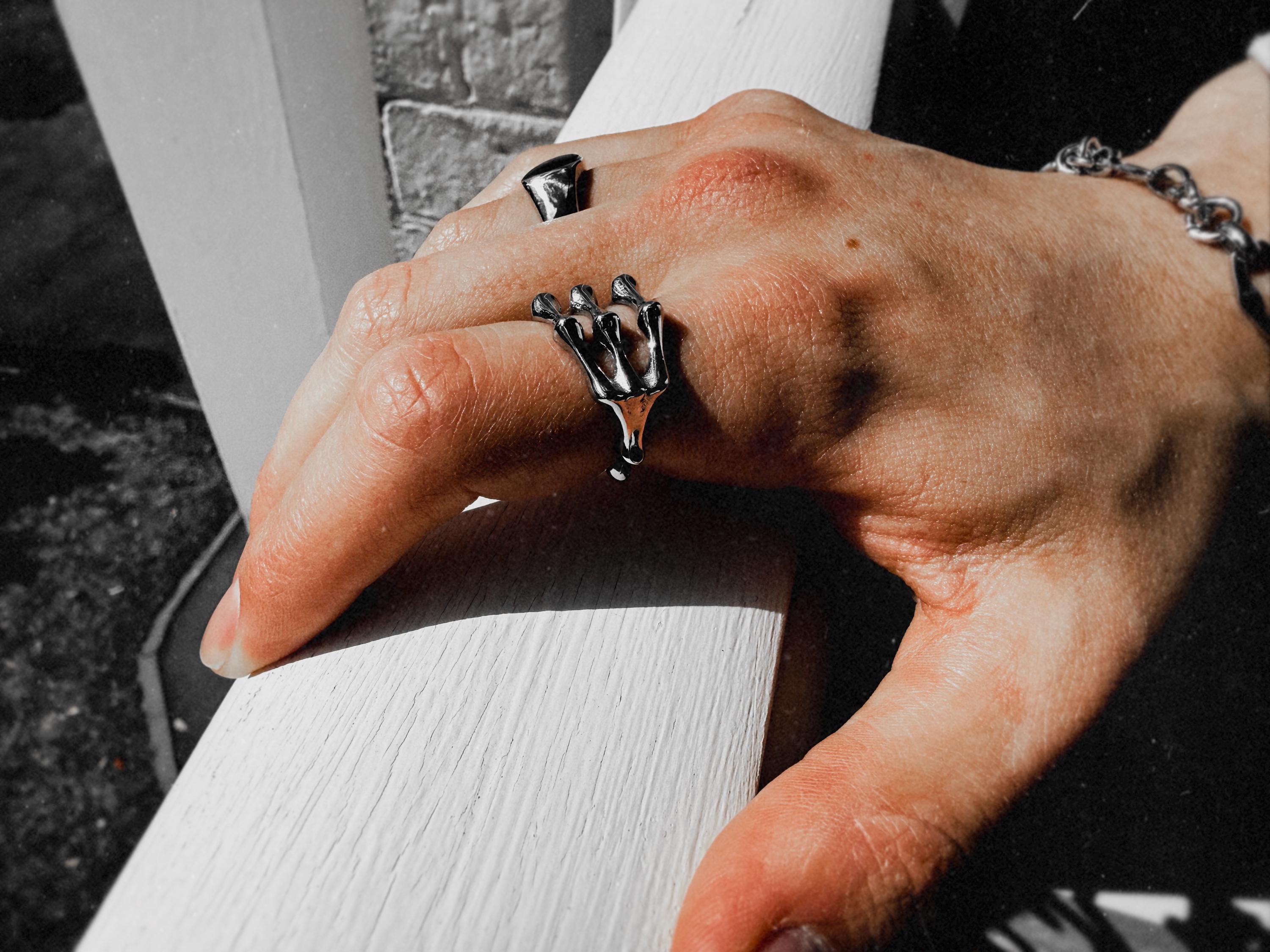 Skeleton Bone Ring – Gothic Y2K Silver Statement Ring | Punk Grunge Aesthetic Jewelry