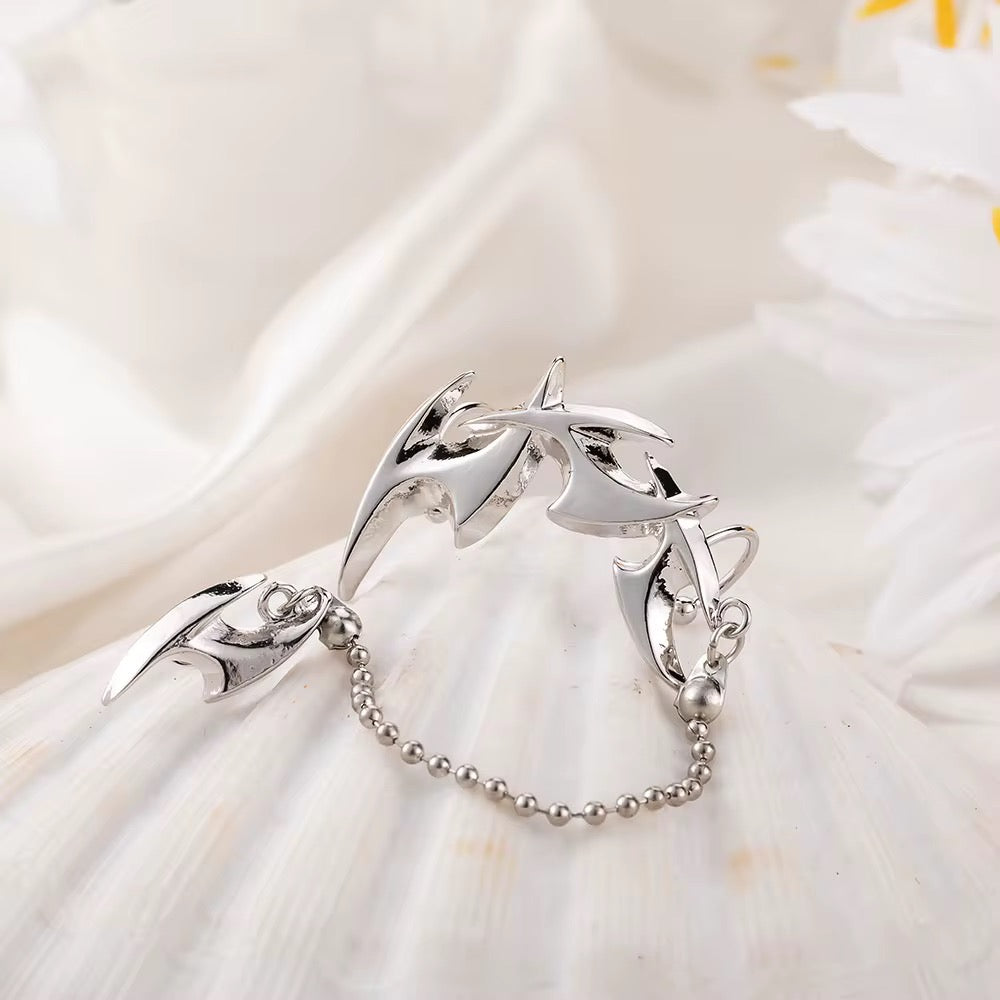 Gothic Silver Spike Chain Ear Cuff – Punk Statement Earring for Women & Men, Edgy Stainless Steel Wrap Clip, Alternative Fashion Jewelry