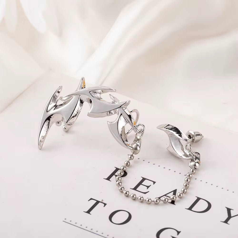 Gothic Silver Spike Chain Ear Cuff – Punk Statement Earring for Women & Men, Edgy Stainless Steel Wrap Clip, Alternative Fashion Jewelry